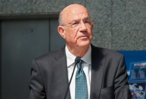 Министр финансов Макис Керавнос