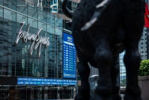 Правительство обещает поддержать рынок Гонконга и диверсифицировать источники финансирования 