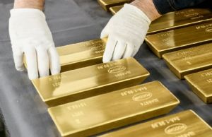 Центробанк ОАЭ увеличил золотые резервы на 26%